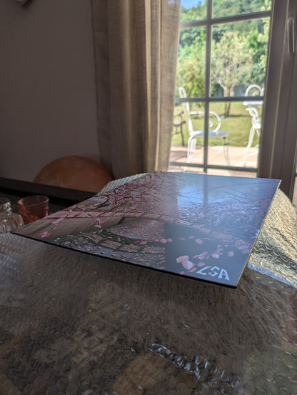 light reflecting on aluminium print to show the glossy finish