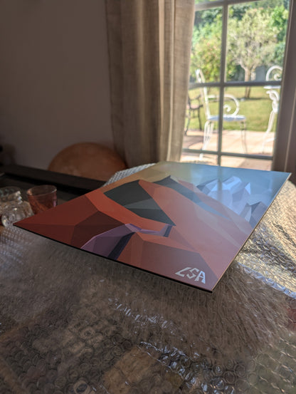 light reflecting on aluminium print to show the glossy finish