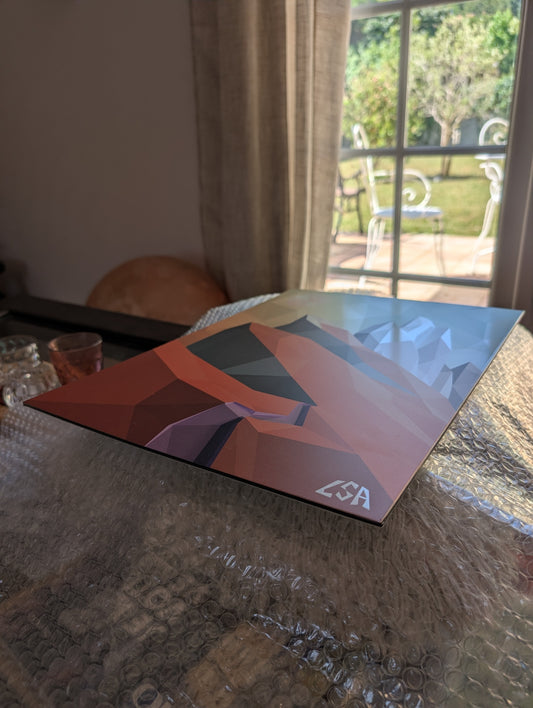 light reflecting on aluminium print to show the glossy finish